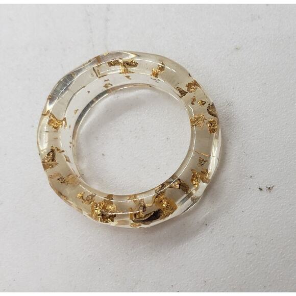 Vintage Clear Lucite Resin Ring Genuine Real Gold Leaf Flakes Inlaid Handmade - Picture 4 of 7